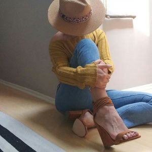 Guiltysole new w/o box strappy block heels 6